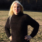 Gestreifter Raglanpullover mit Rollkragen und Glitzer